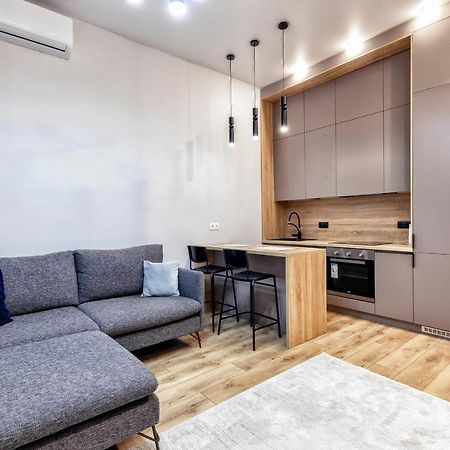 Aura Business Class Apartment アスターナ エクステリア 写真