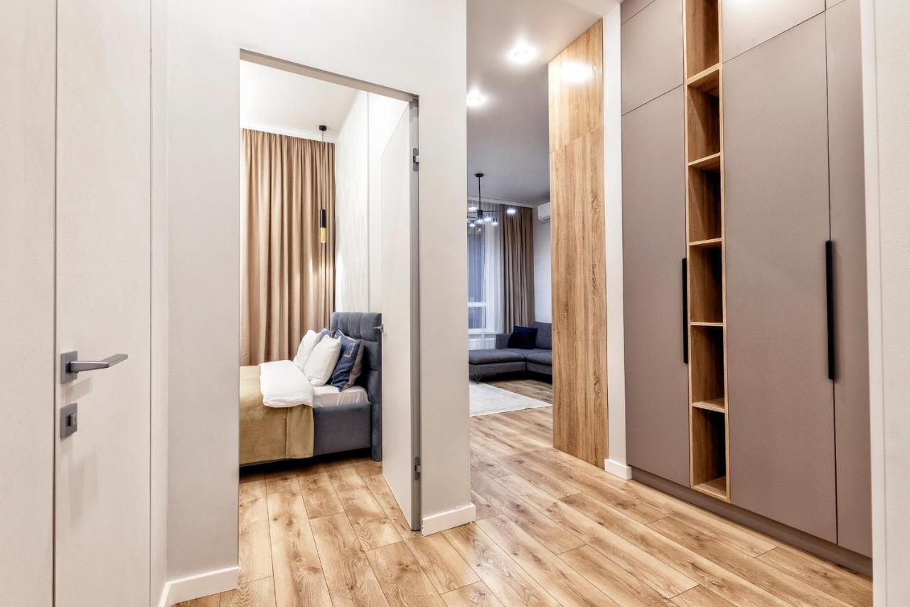 Aura Business Class Apartment アスターナ エクステリア 写真