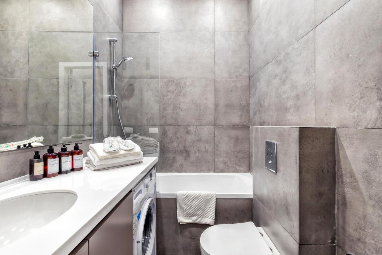 Aura Business Class Apartment アスターナ エクステリア 写真